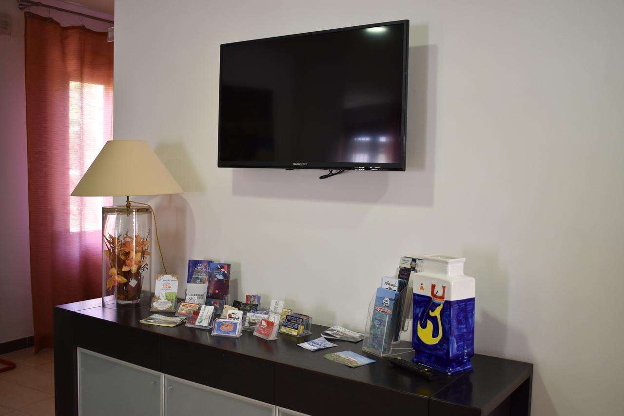 Hotel Il Portico Фавиняна Екстериор снимка