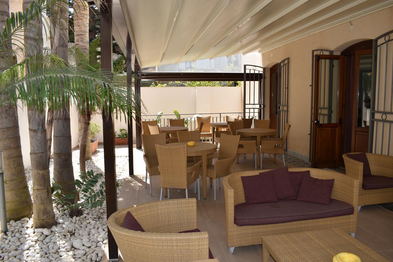 Hotel Il Portico Фавиняна Екстериор снимка