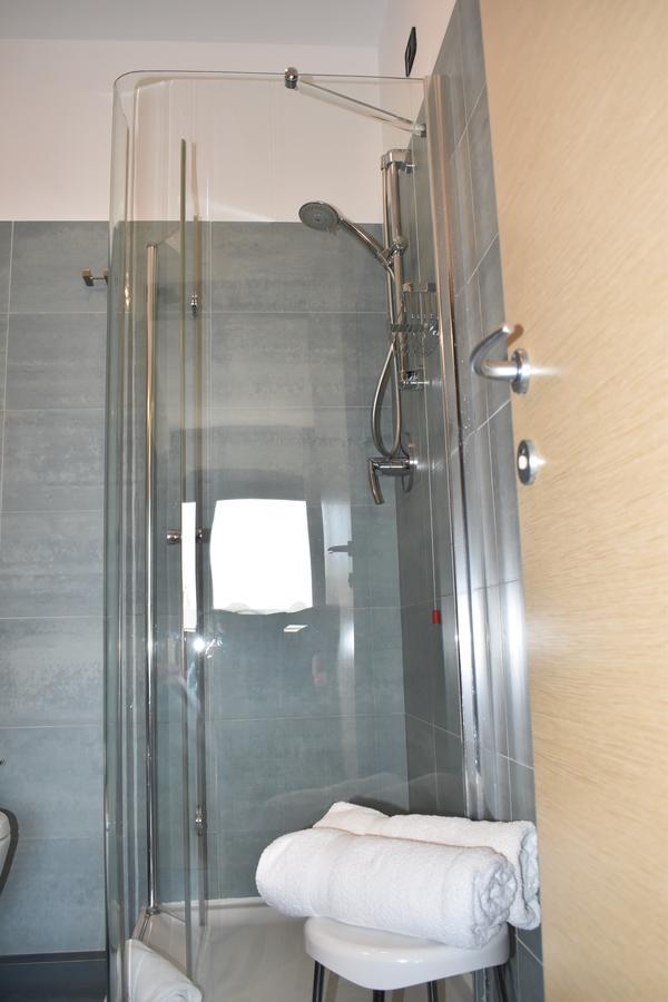 Hotel Il Portico Фавиняна Екстериор снимка