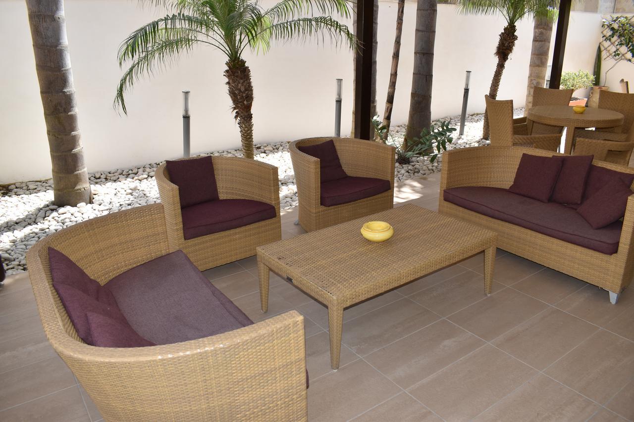 Hotel Il Portico Фавиняна Екстериор снимка
