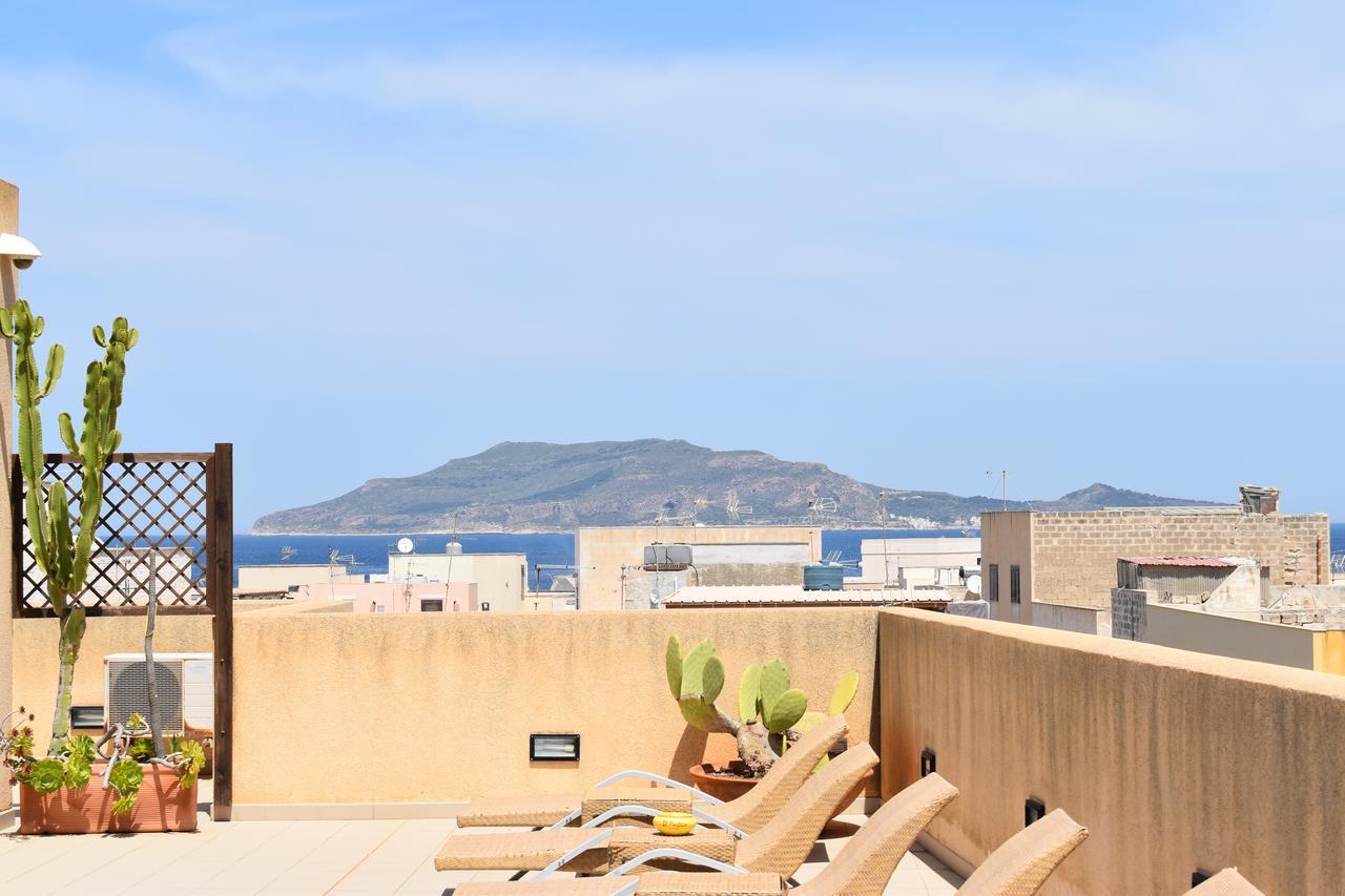 Hotel Il Portico Фавиняна Екстериор снимка