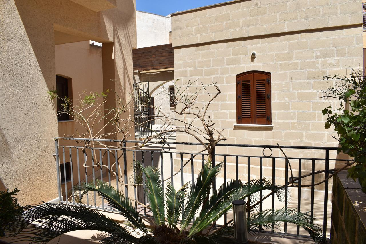 Hotel Il Portico Фавиняна Екстериор снимка