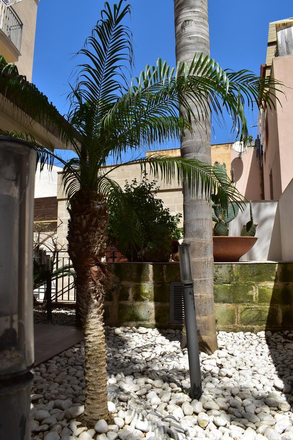 Hotel Il Portico Фавиняна Екстериор снимка