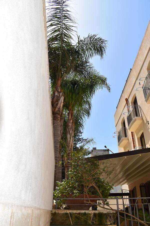 Hotel Il Portico Фавиняна Екстериор снимка