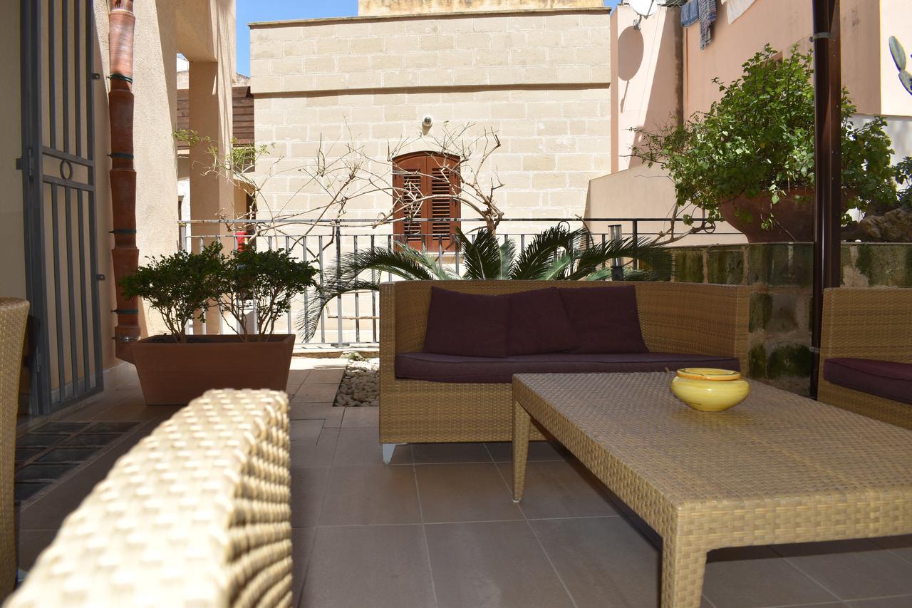 Hotel Il Portico Фавиняна Екстериор снимка