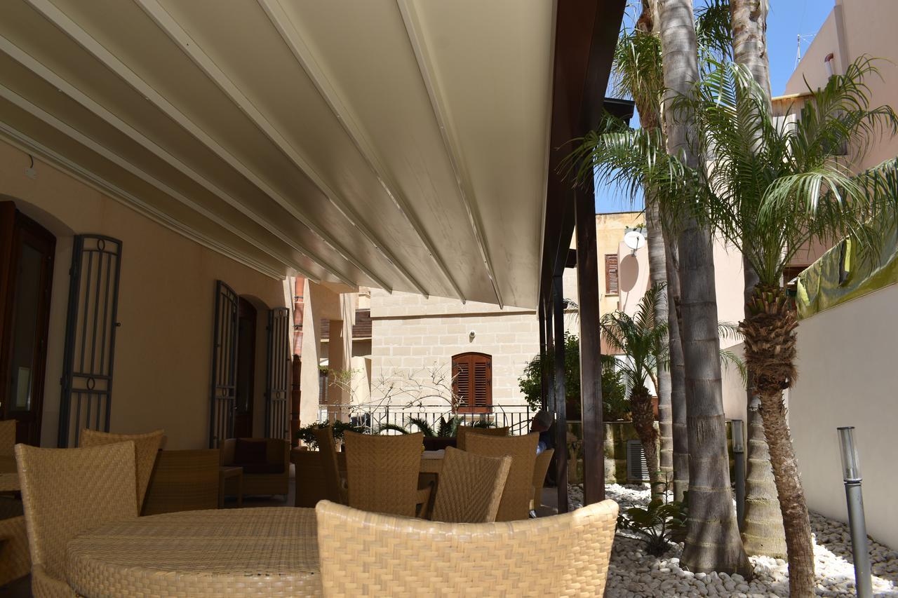 Hotel Il Portico Фавиняна Екстериор снимка