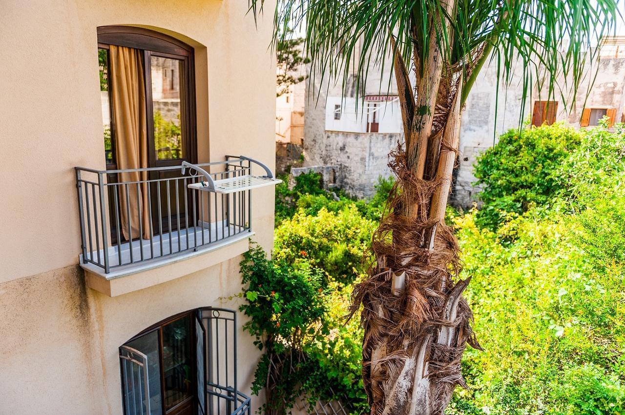 Hotel Il Portico Фавиняна Екстериор снимка