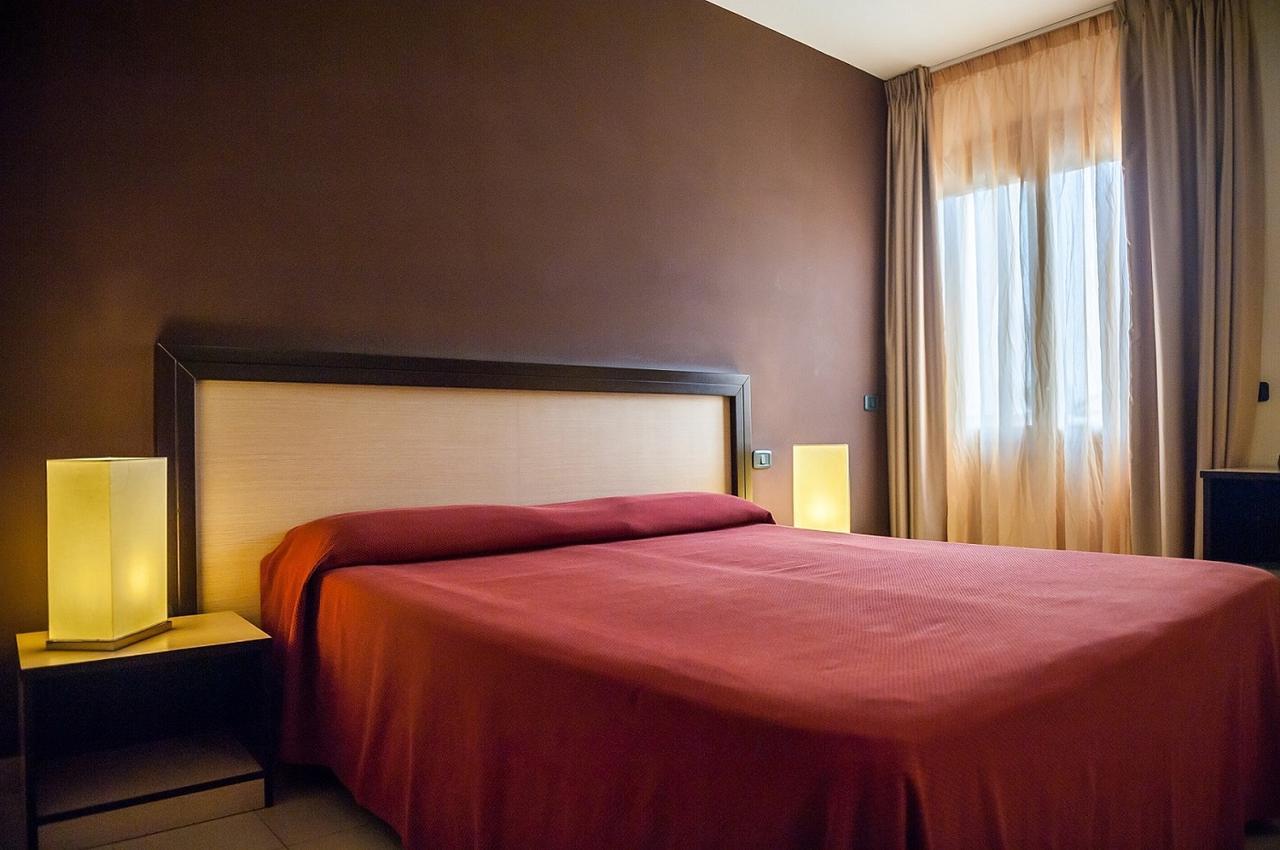 Hotel Il Portico Фавиняна Екстериор снимка